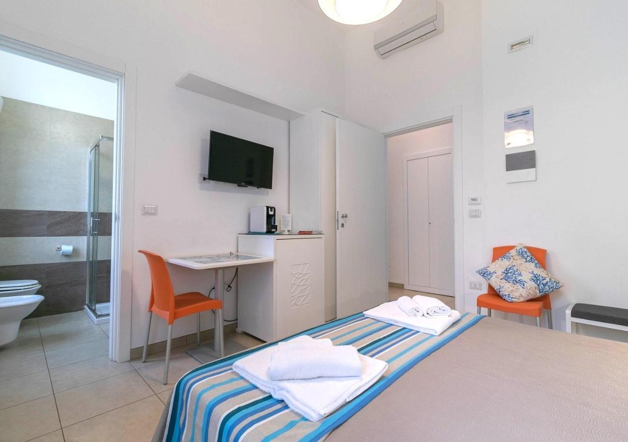 Fronte Mare Rooms By Salentolimit Порто Чезарео Екстериор снимка