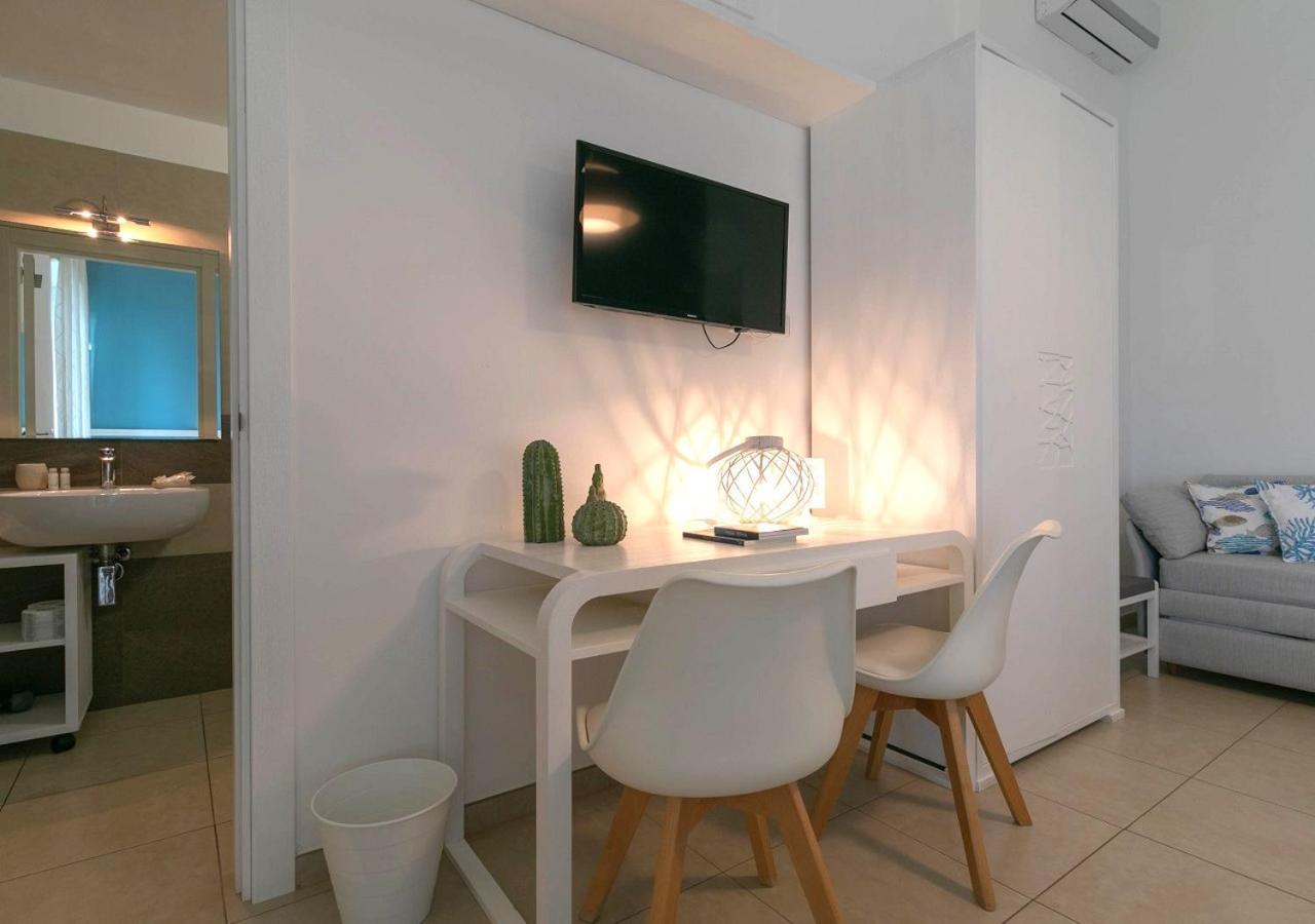 Fronte Mare Rooms By Salentolimit Порто Чезарео Екстериор снимка
