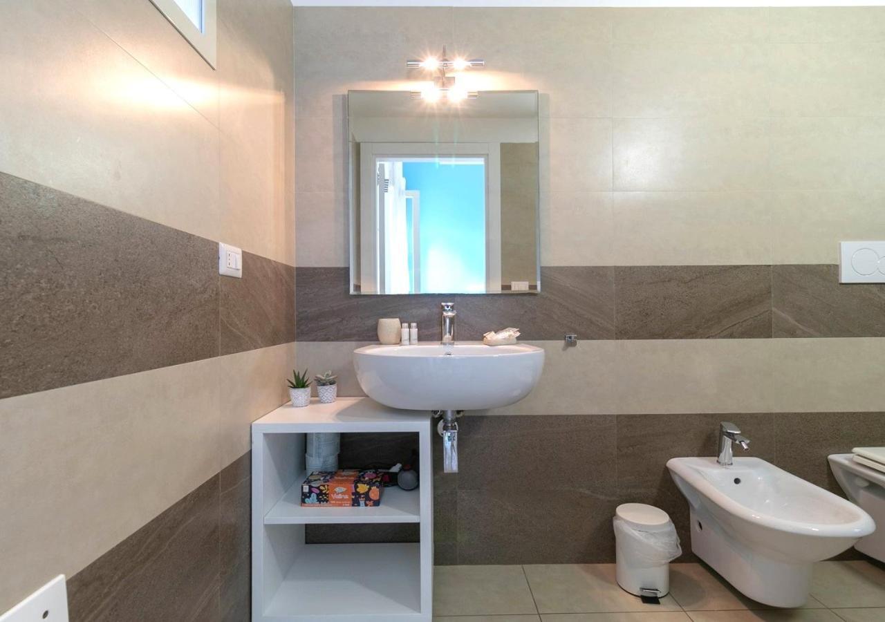 Fronte Mare Rooms By Salentolimit Порто Чезарео Екстериор снимка